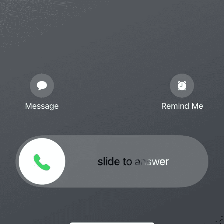 iPhone gelen arama ekranında kaydırarak cevaplama çubuğu, Mesaj ve Sonra Hatırlat düğmeleri