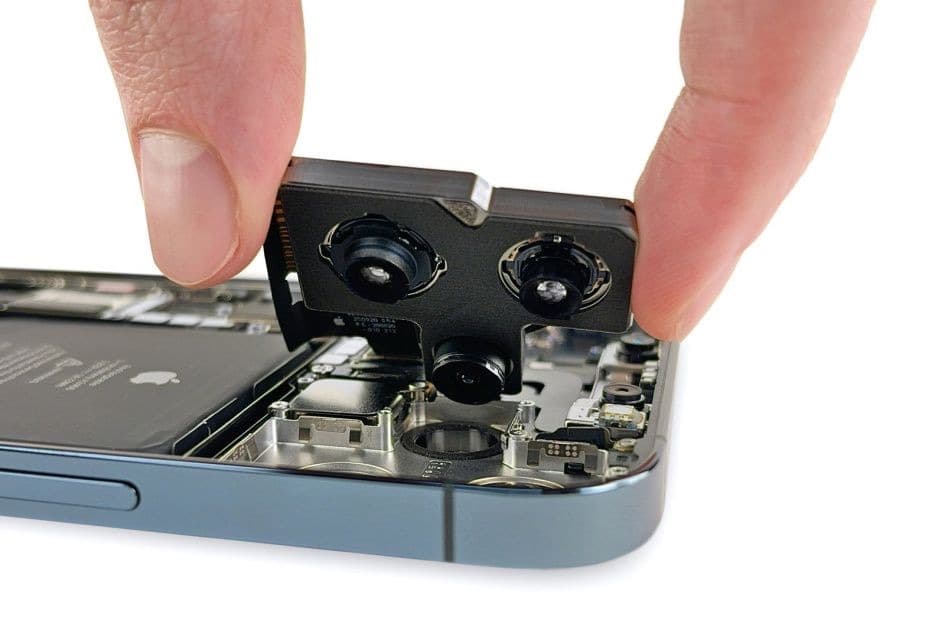 iPhone arka kamera modülünün cihazdan sökülmesi — kamera tamiri