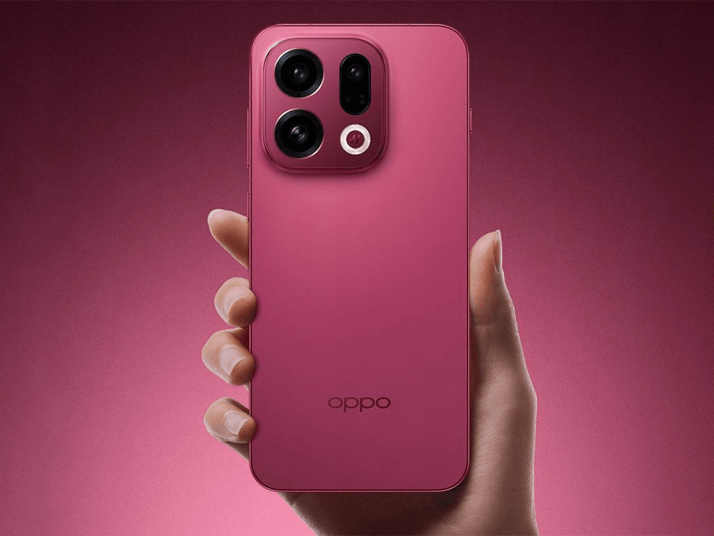 Elde tutulan pembe Oppo telefon: arka kamera adası ve Oppo logosu
