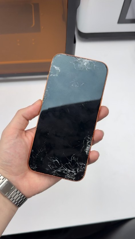 iPhone ekran değişimi öncesi — kırık ekran